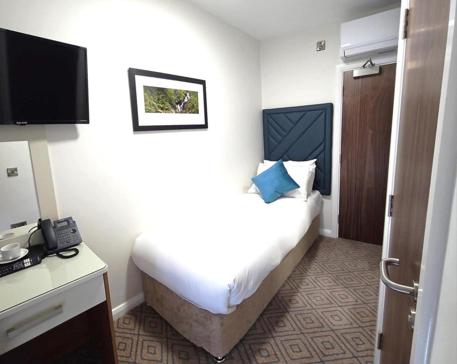 The Bailie, Main St Bailieborough, A82T6C6 Hotel Cavan Luaran gambar